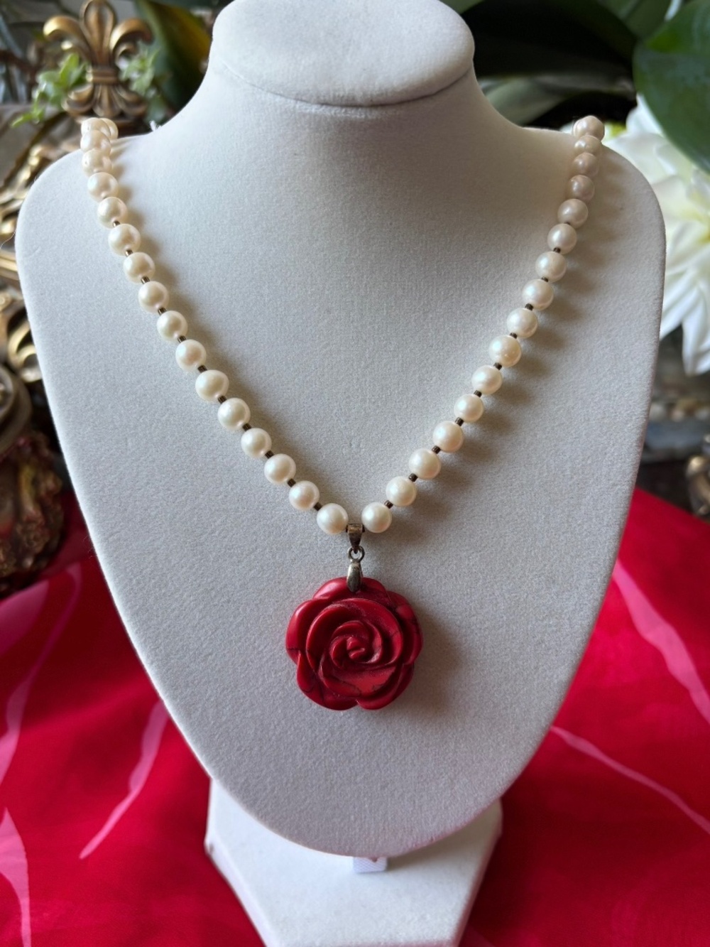 Cultured Pearl on a Silver Tone Necklace with a Dyed Howlite Rose Pre-Owned
